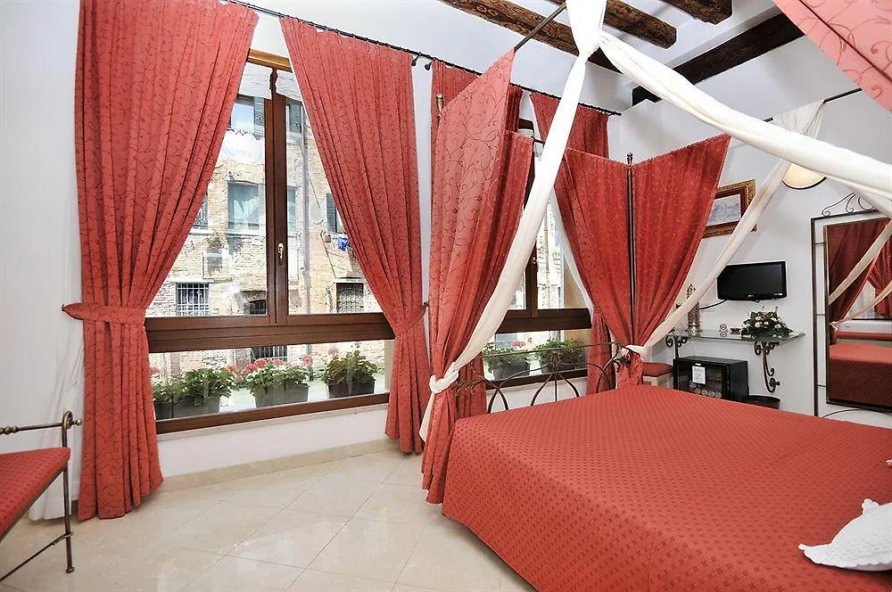 Alla Vite Dorata Venice 3*,  Italy